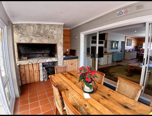 4 BEDROOM HOUSE FOR SALE IN STILBAAI-WES